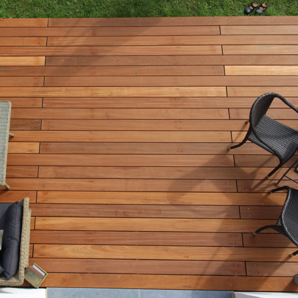 Bangkirai Terrassendielen sofort verfügbar