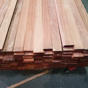 Cumaru Rhombusleisten, Kanten gerundet, 30° Schräge einfach kaufen