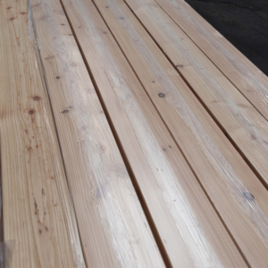 Europäische Lärche Terrassendielen sofort verfügbar