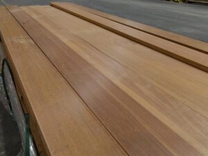 17x Guyana Ipe (Tanimbuca) Terrassendielen, 25×140 mm, KD, glatt/glatt 3650mm (62 lfm)