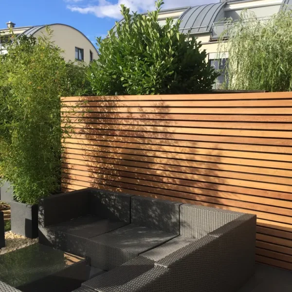 Ipe Rhombusleisten, 15° Schräge, gehobelt, Kanten gerundet Naturholz