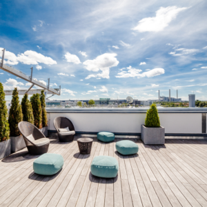 Kebony Clear Terrassendielen, glatt, seitlich genutet, Kanten gerundet, Rückseite Kanten gefast sofort kaufen