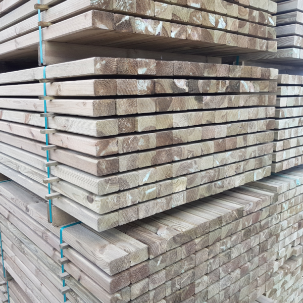 Kiefer Konstruktionsholz, kesseldruckimprägniert grün, allseitig glatt gehobelt, Kanten gefast schnelle lieferung