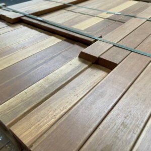 Guyana Ipe Rhombusleisten, 30° Schräge, gehobelt, Kanten gerundet Holz