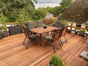 39x Guyana Teak (Basralocus) Terrassendielen, 38×140 mm, KD, glatt/glatt 3960mm (154 lfm)